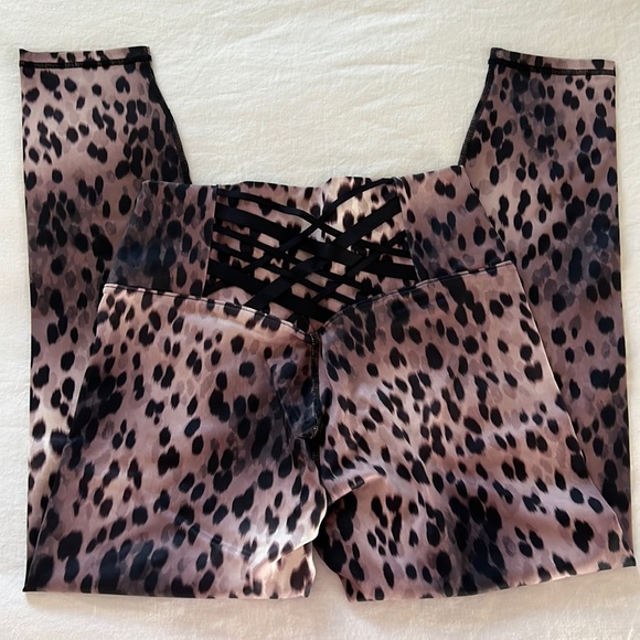 NWT Fabletics Powerhold Legging - Picture 2 of 4